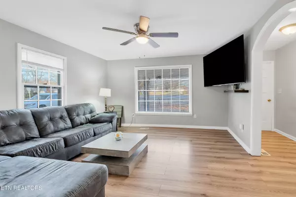 Etowah, TN 37331,200 Pennsylvania Ave