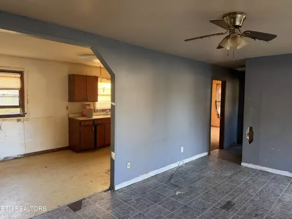 Harriman, TN 37748,200 McCarroll LN