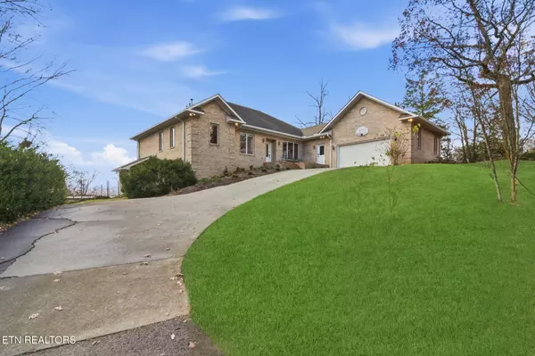 Sevierville, TN 37862,310 Teague LN