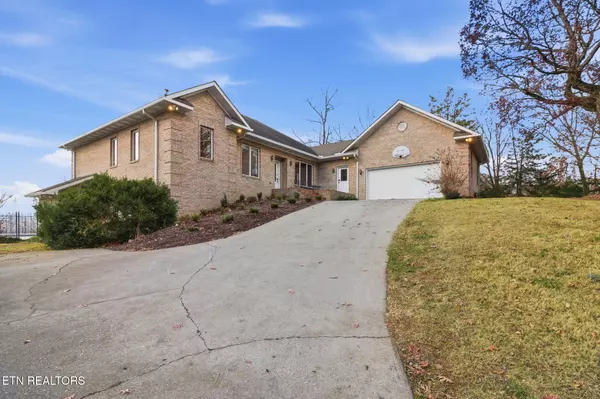 Sevierville, TN 37862,310 Teague LN