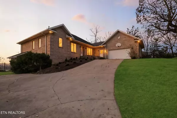 310 Teague LN, Sevierville, TN 37862