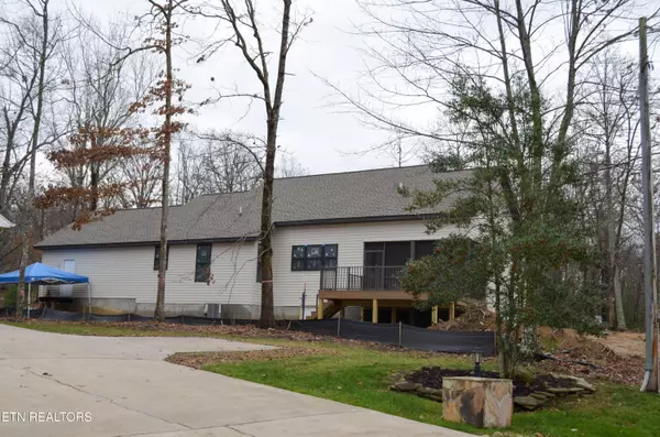 Crossville, TN 38558,124 Markham LN