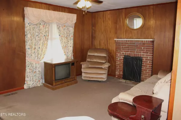 Sweetwater, TN 37874,914 Cannon Ave