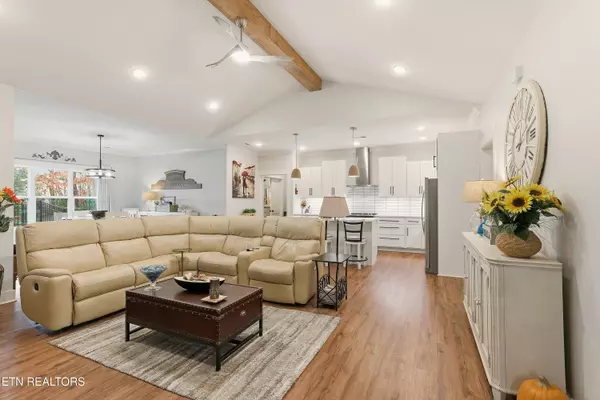 Loudon, TN 37774,112 Utsesti WAY