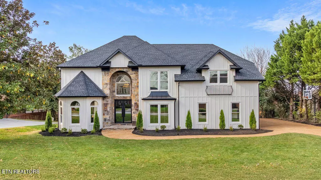 9163 Linksvue DR, Knoxville, TN 37922