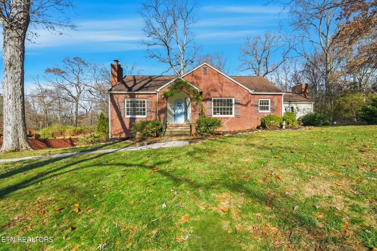 Knoxville, TN 37914,5111 Sunset Rd