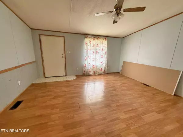 Lafollette, TN 37766,712 Fir St