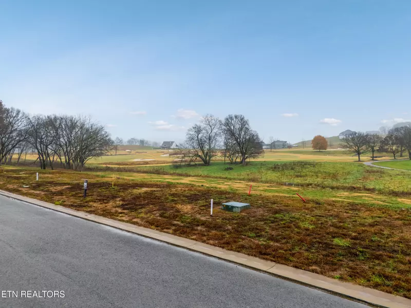 2920 Chestnut LN, Loudon, TN 37774