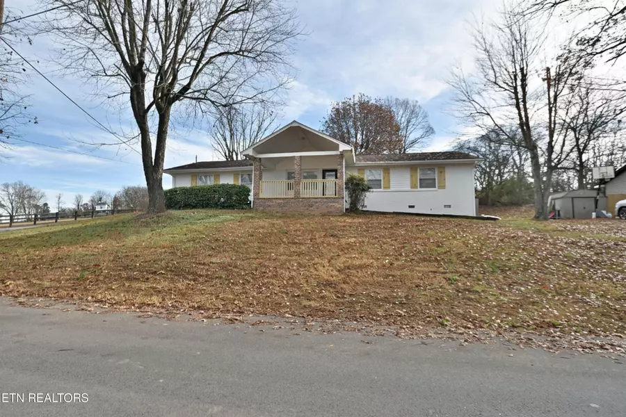929 Highland Ave, Loudon, TN 37774