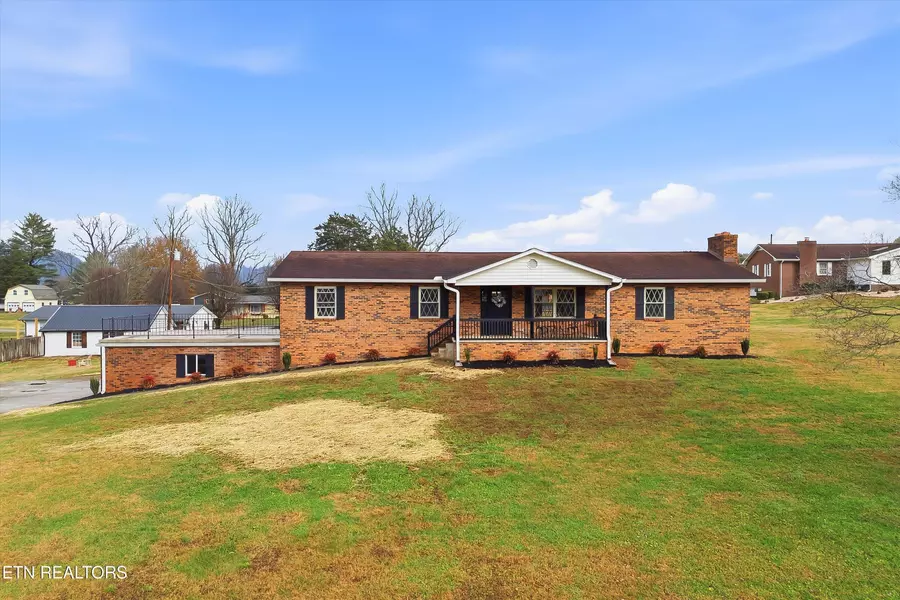 229 Brown Crest Rd, Lafollette, TN 37766
