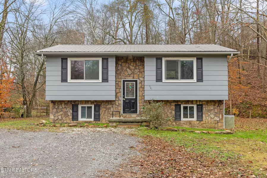 321 Thacker LN, Etowah, TN 37331