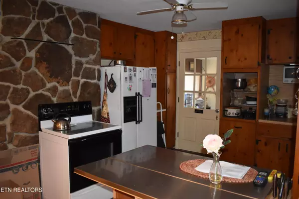 Crossville, TN 38571,175 Heritage CIR