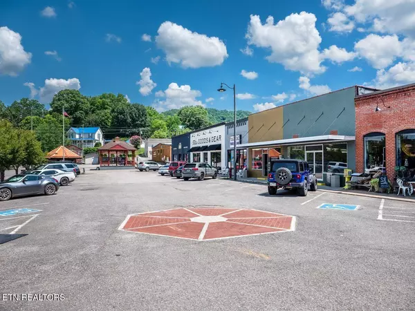 Tellico Plains, TN 37385,1A Cherohala Skyway