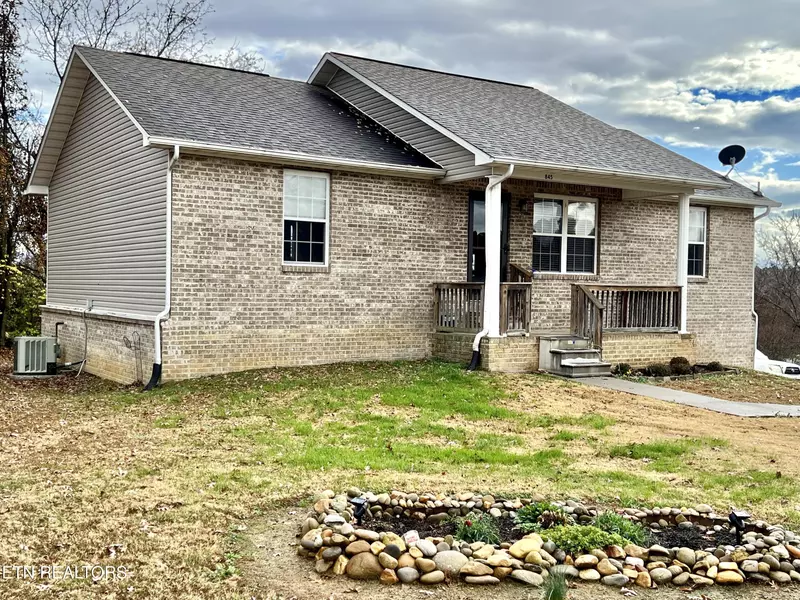 845 Quiet Oaks WAY, Dandridge, TN 37725