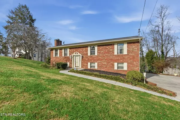 Clinton, TN 37716,513 Vista DR