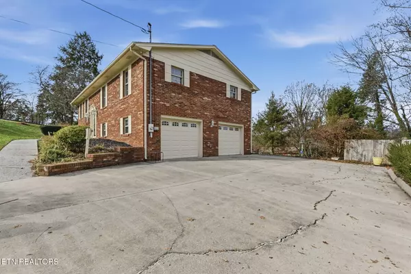 Clinton, TN 37716,513 Vista DR