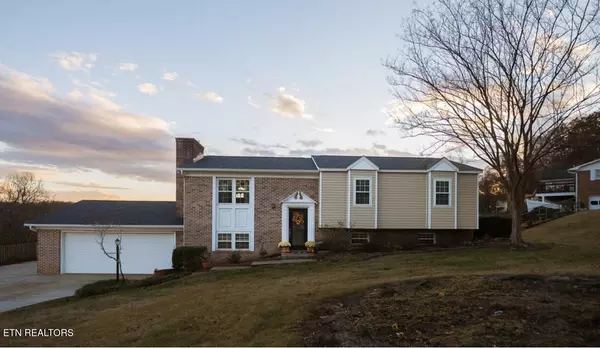 113 Lake Hills Drive DR, Oak Ridge, TN 37830