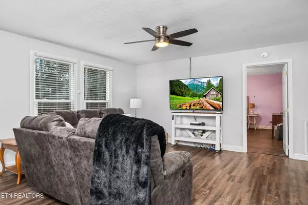 Pikeville, TN 37367,19 Honeysuckle Rd