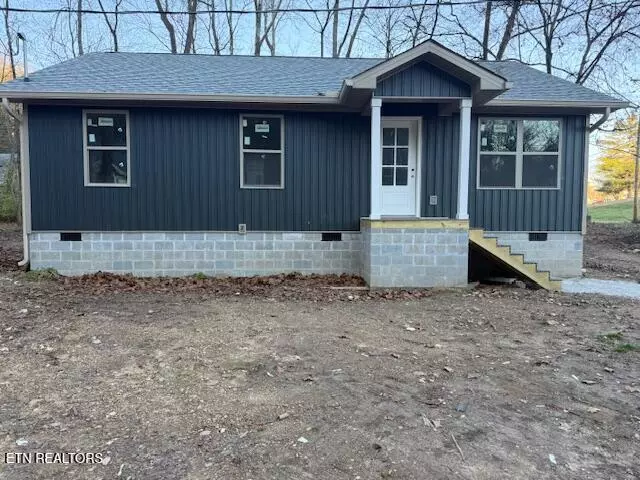 501 Hillcrest St, Clinton, TN 37716