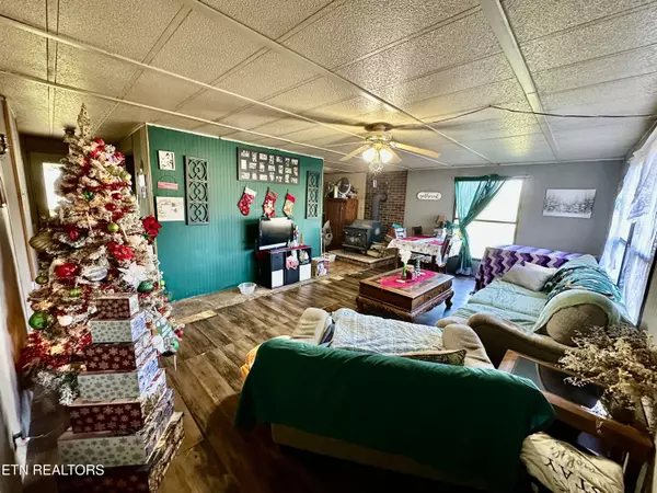 Sunbright, TN 37872,1500 Coal Hill Rd