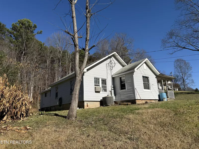 4041 Rocky Branch Rd, Walland, TN 37886