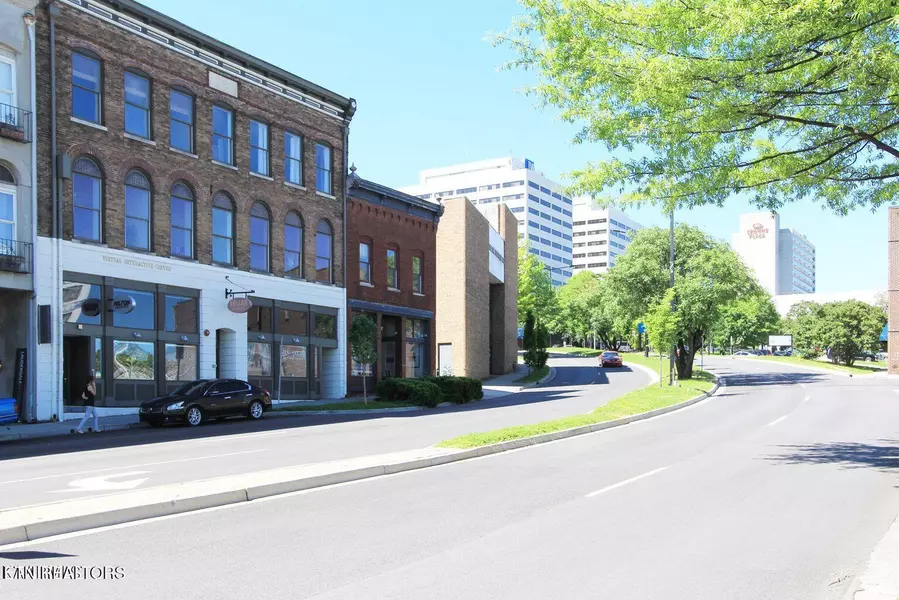 106 Summit Hill DR #302, Knoxville, TN 37902