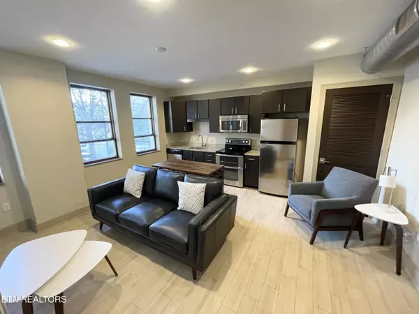 Knoxville, TN 37902,603 Main St #703