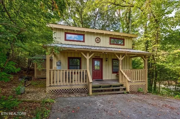 3508 Peggy LN, Pigeon Forge, TN 37863