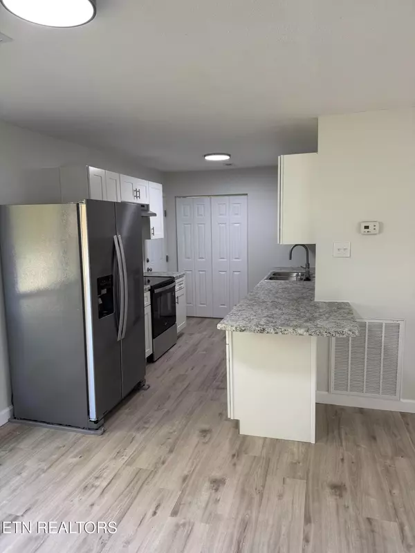 Knoxville, TN 37923,1140 Roswell Rd