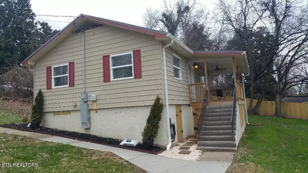 618 Pennsylvania Ave, Oak Ridge, TN 37830