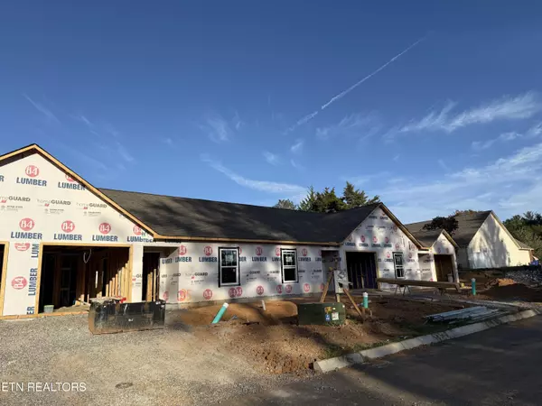 Knoxville, TN 37921,7327 Woodpecker WAY #24