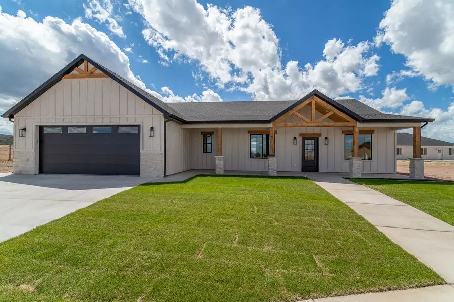 826 E Evergreen Cir       ( 150 S ) S, Enterprise, UT 84725