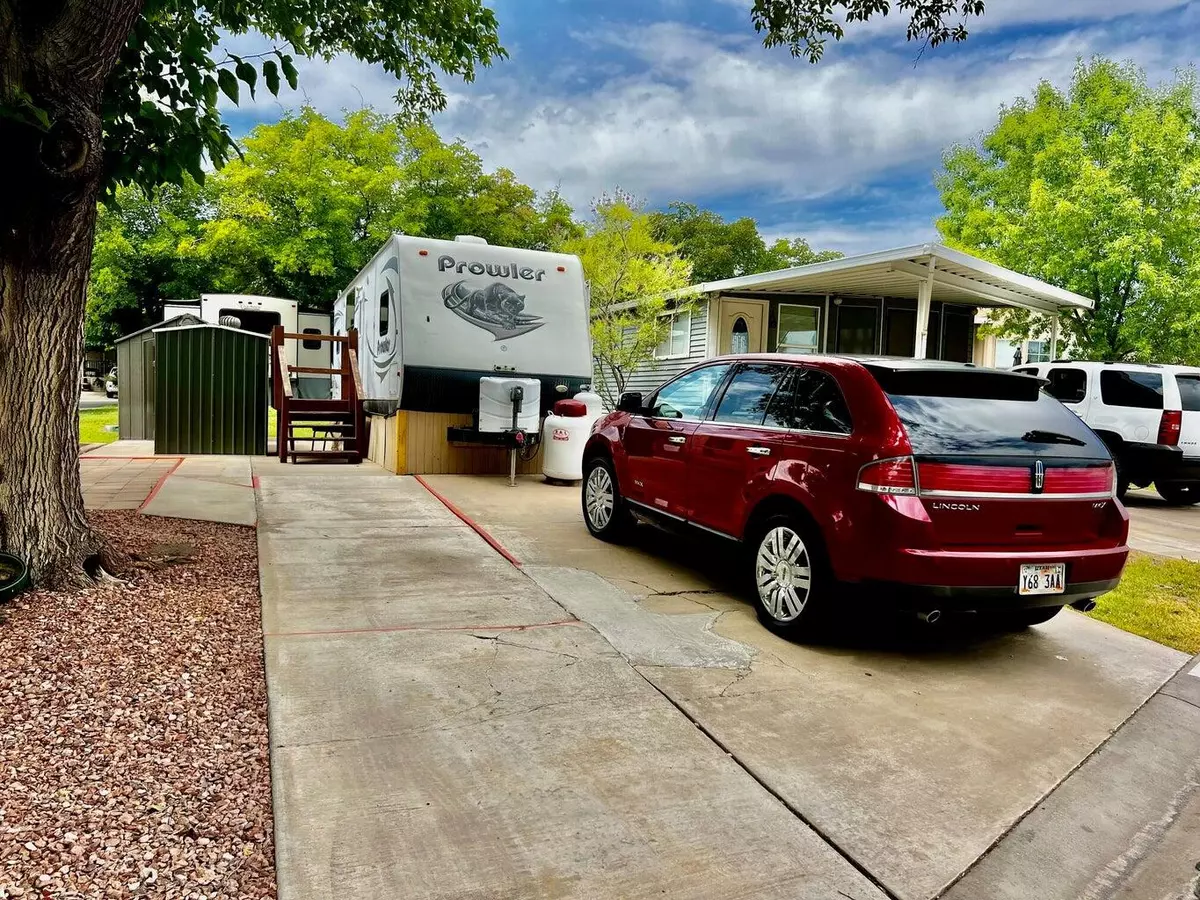 Washington, UT 84780,1150 W Red Hills Pkwy ##32
