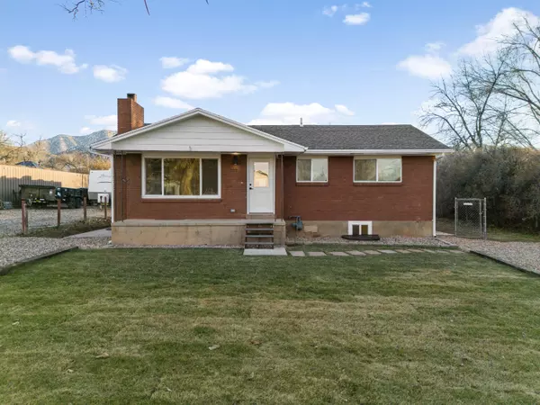 239 W Center ST, Parowan, UT 84761