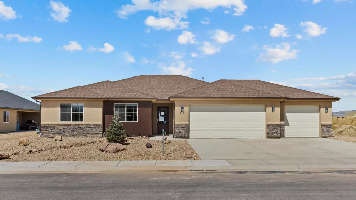 Enoch, UT 84721,927 E Winchester DR