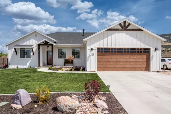 4302 N Tomahawk DR, Enoch, UT 84721
