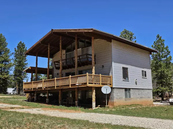 1330 Strawberry Point RD, Duck Creek Village, UT 84762