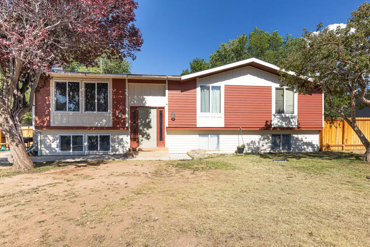 Parowan, UT 84761,40 N 100 W