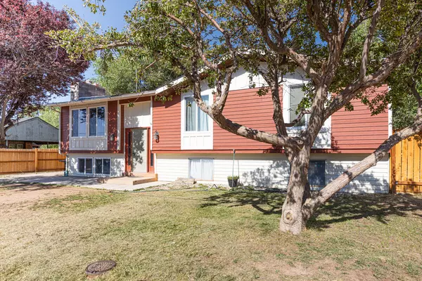 Parowan, UT 84761,40 N 100 W