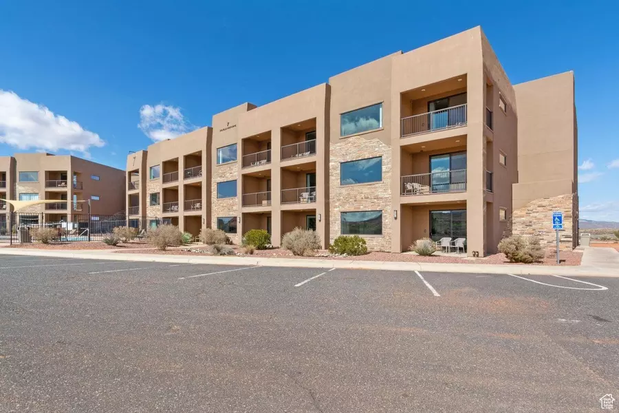 5160 W Villas North DR N #306/308, Hurricane, UT 84737