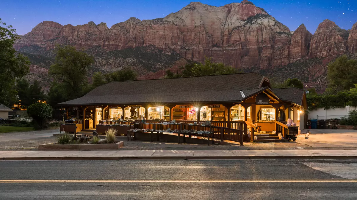 Springdale, UT 84767,694 ZION PARK Blvd