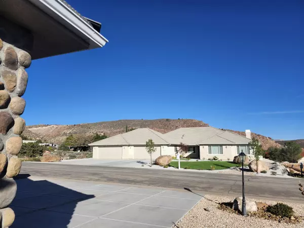 Leeds, UT 84746,230 Boulder WAY