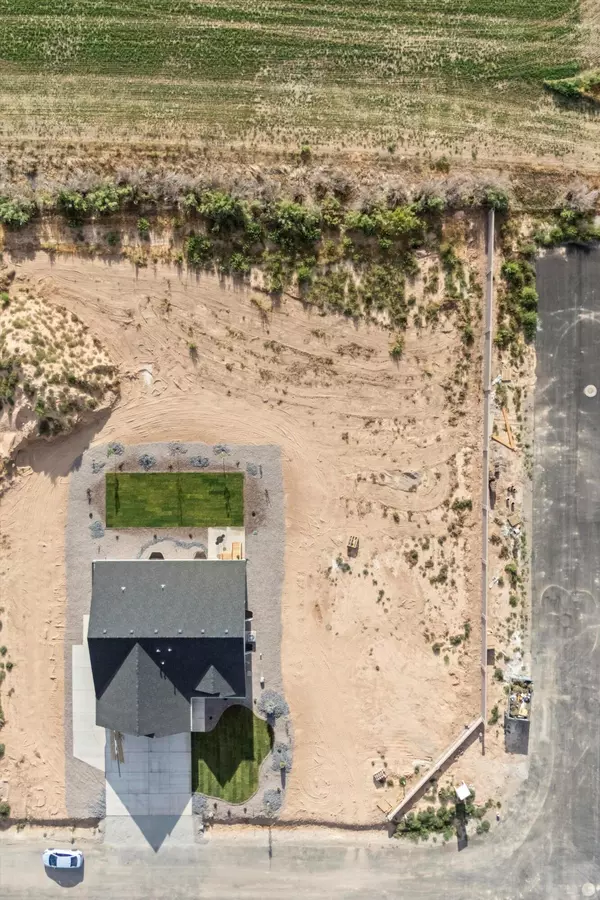 Enoch, UT 84721,3993 N 350 W