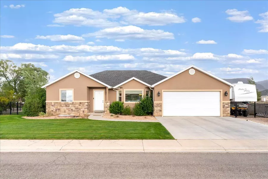 3367 Westward Ave, Enoch, UT 84721
