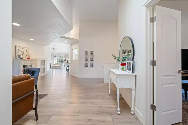 Hurricane, UT 84737,331 S 1230 W