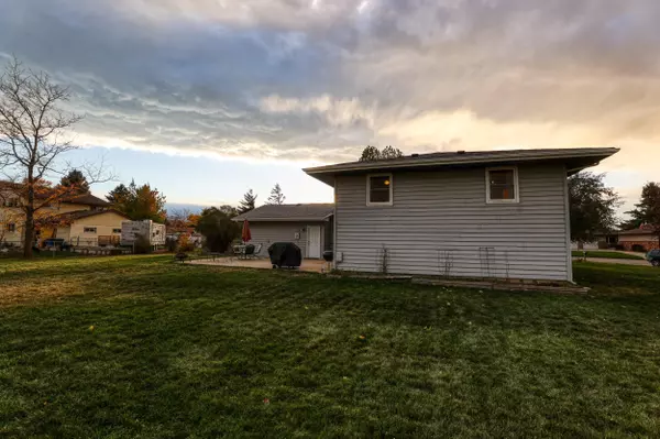 Sheridan, WY 82801,595 Long DR