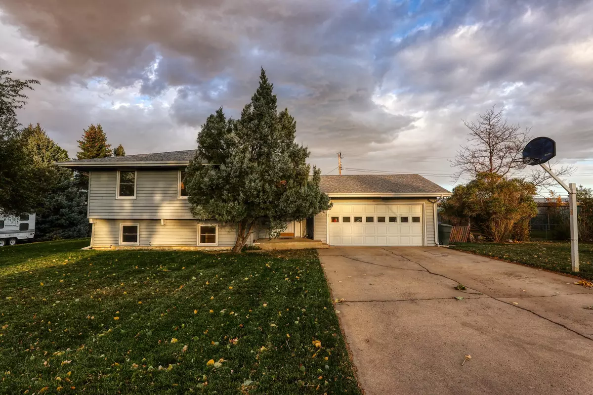 Sheridan, WY 82801,595 Long DR