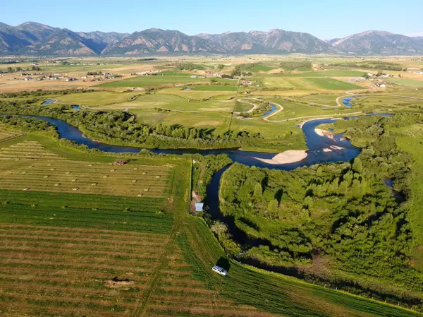 1892 Roberts, Thayne, WY 83127