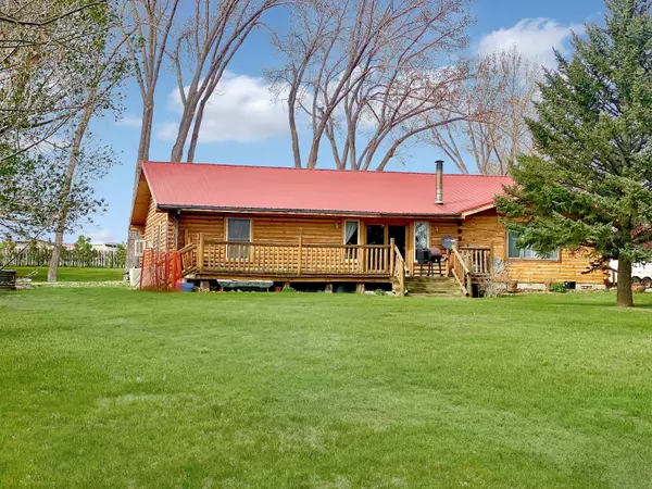 56 Mayoworth RD, Kaycee, WY 82639