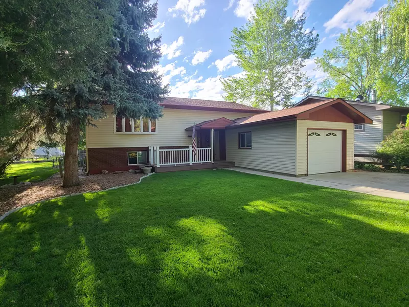 325 Weare ST, Ranchester, WY 82839